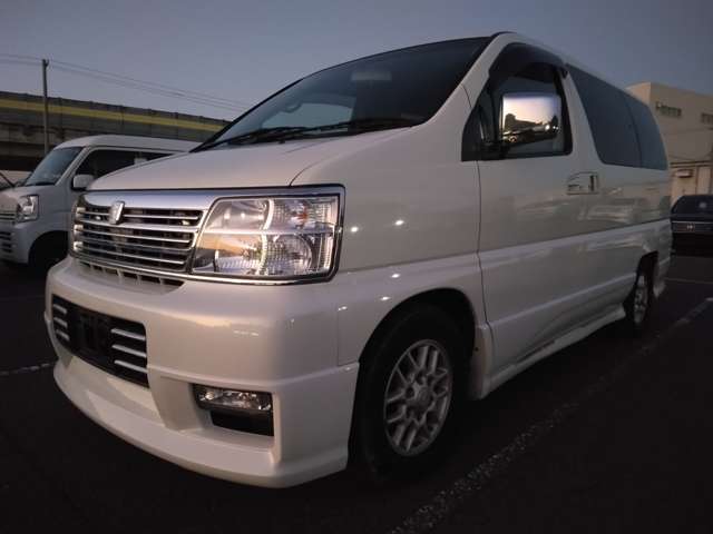 Nissan Elgrand 5