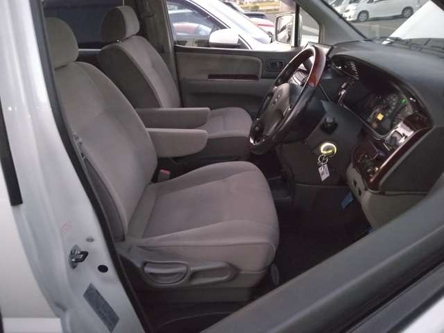 Nissan Elgrand 9