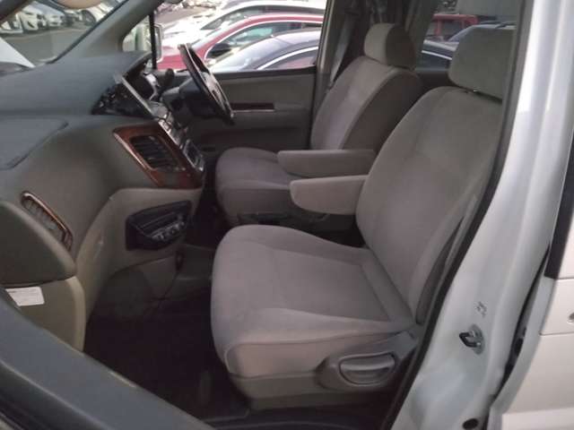 Nissan Elgrand 10