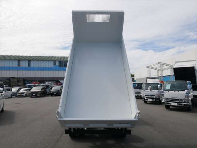 Mitsubishi Fuso Canter 7