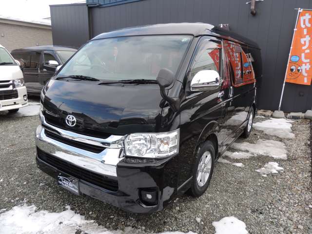 Toyota Hiace Van 9