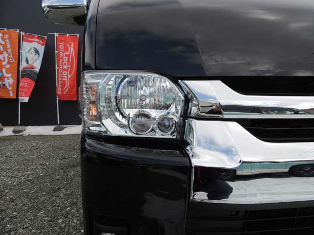 Toyota Hiace Van 10