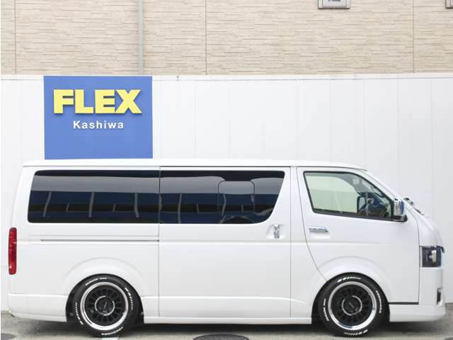 Toyota Hiace Van 11