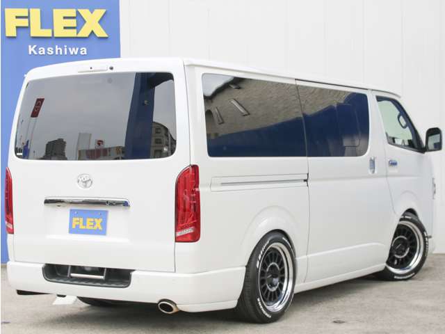 Toyota Hiace Van 12