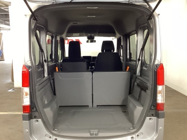 Honda N-VAN 8