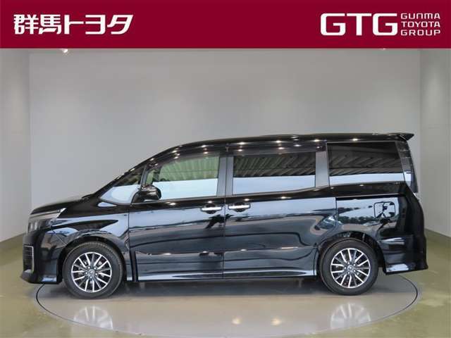 Toyota Voxy 4