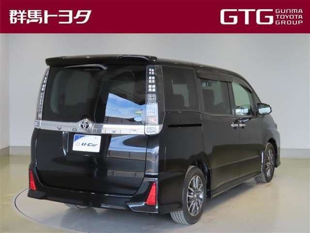 Toyota Voxy 5