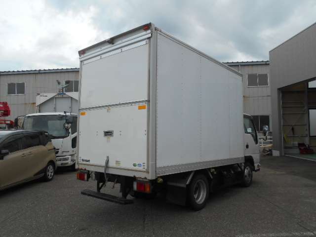 Isuzu Elf 4