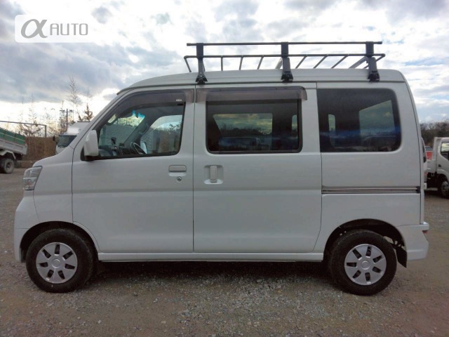 Daihatsu Hijet Cargo 4