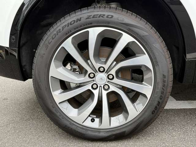 Land Rover Discovery Sport 8
