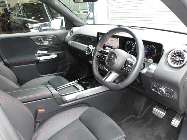 Mercedes-Benz GLB 6