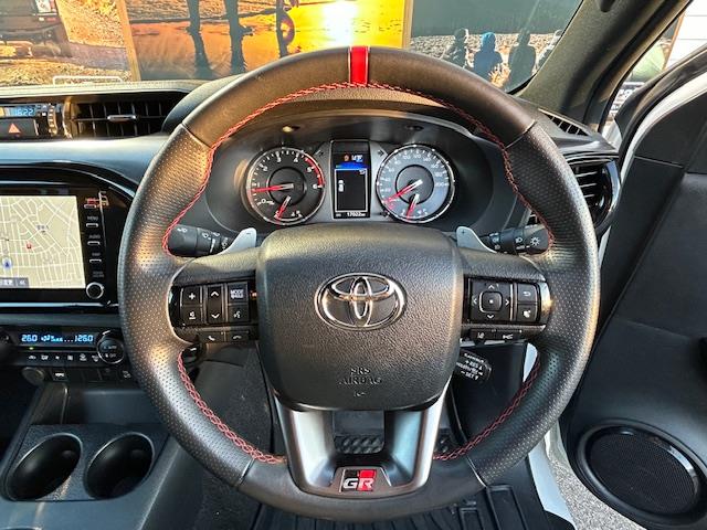 Toyota Hilux 11
