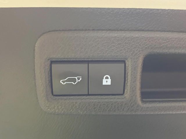Lexus NX 7
