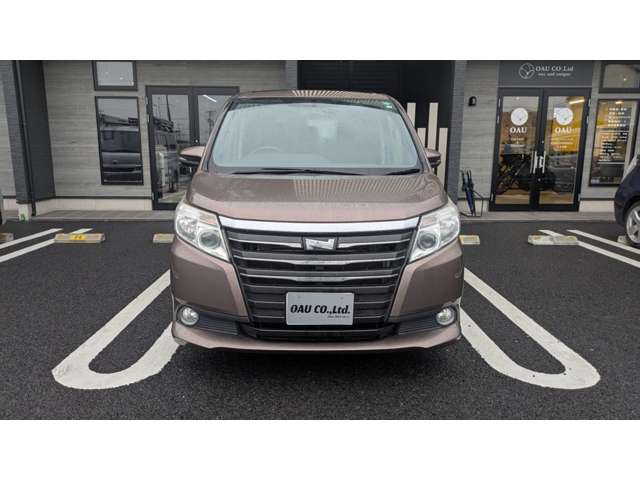 Toyota Noah 9