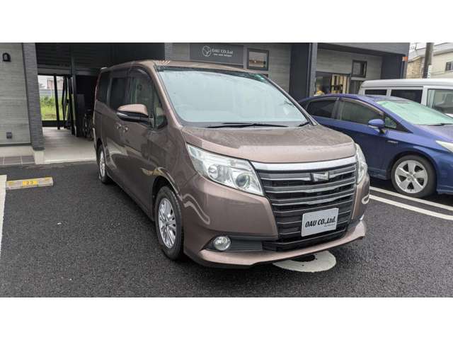 Toyota Noah 10