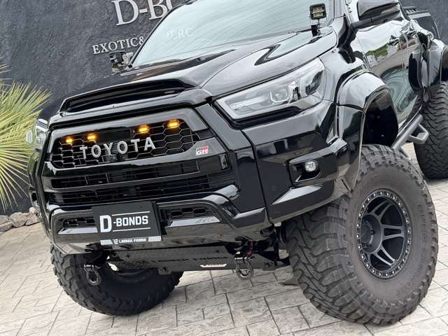 Toyota Hilux 2