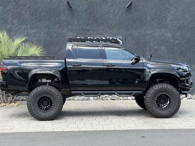Toyota Hilux 5