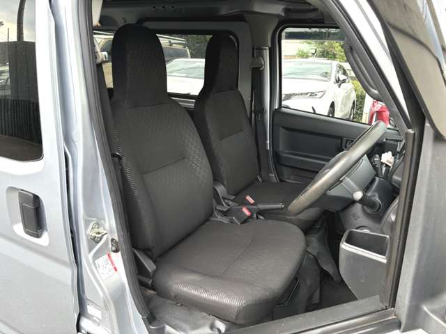 Daihatsu Hijet Cargo 8