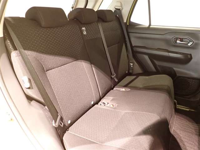 Daihatsu Rocky 11