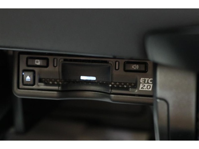 Lexus UX 8