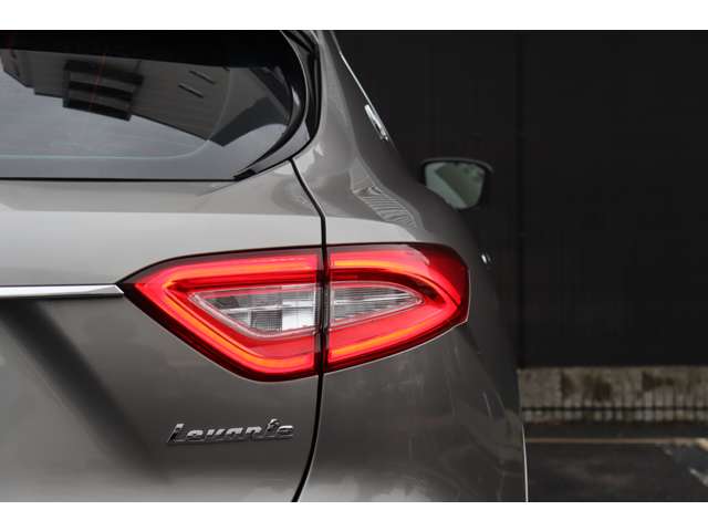 Maserati Levante 12