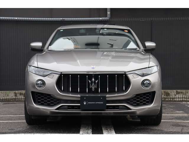 Maserati Levante 8