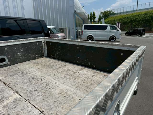 Isuzu Elf 12