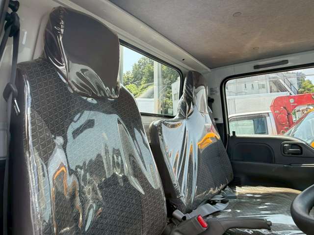 Isuzu Elf 2