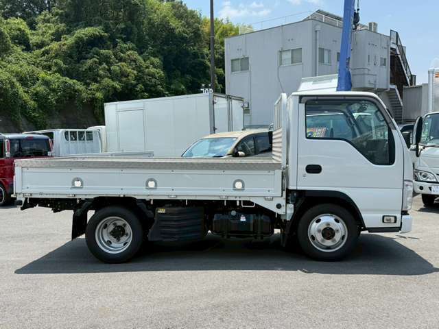 Isuzu Elf 7