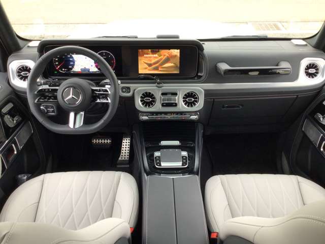 Mercedes-Benz G-Class 8