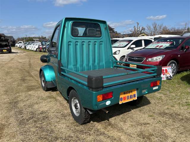 Daihatsu Midget II 6