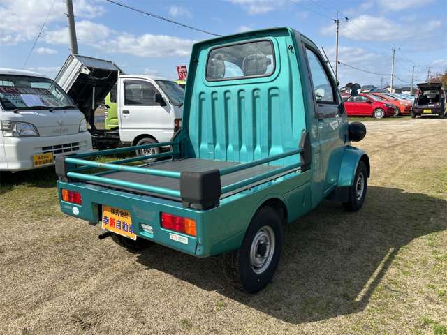 Daihatsu Midget II 8