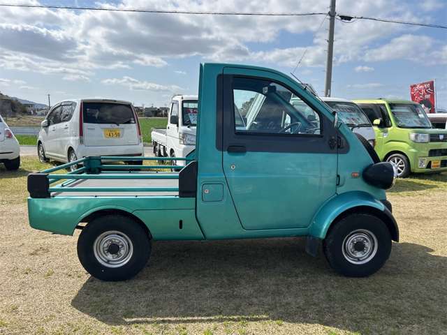 Daihatsu Midget II 9