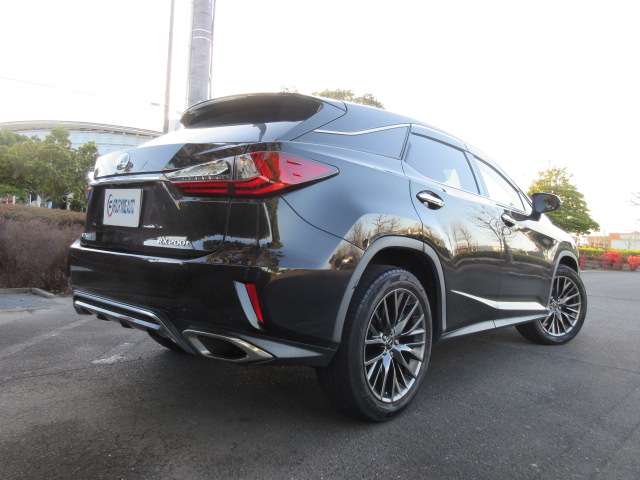 Lexus RX 9
