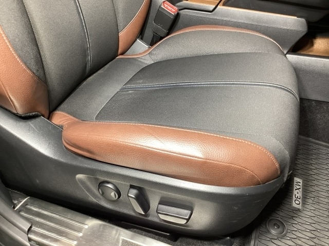 Mazda MX-30 8