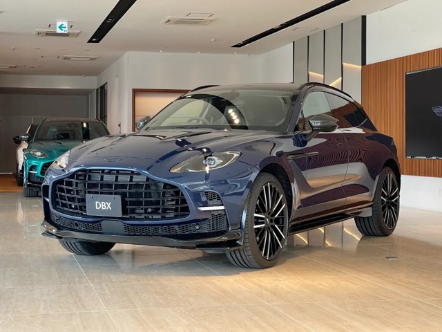 Aston Martin DBX 4