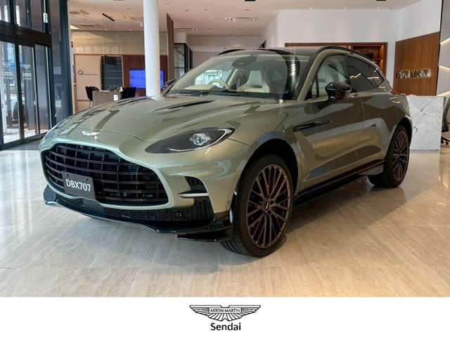 Aston Martin DBX 4
