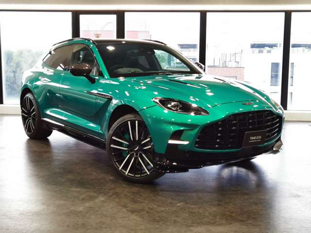 Aston Martin DBX 12