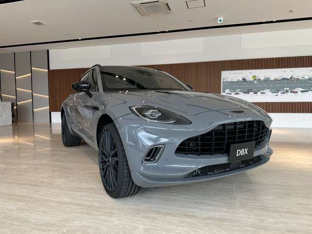 Aston Martin DBX 11