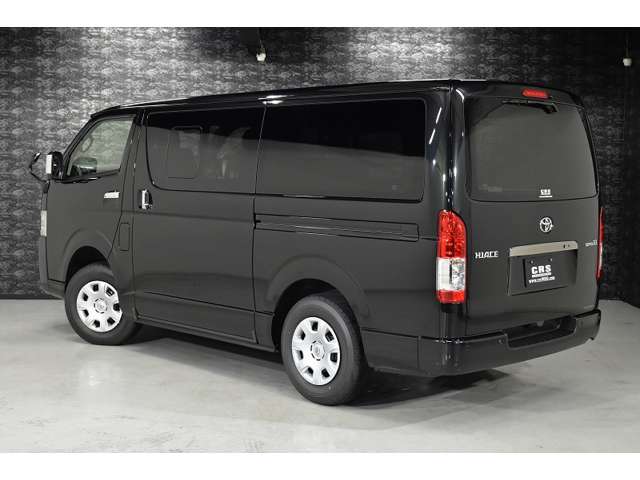 Toyota Hiace Van 5