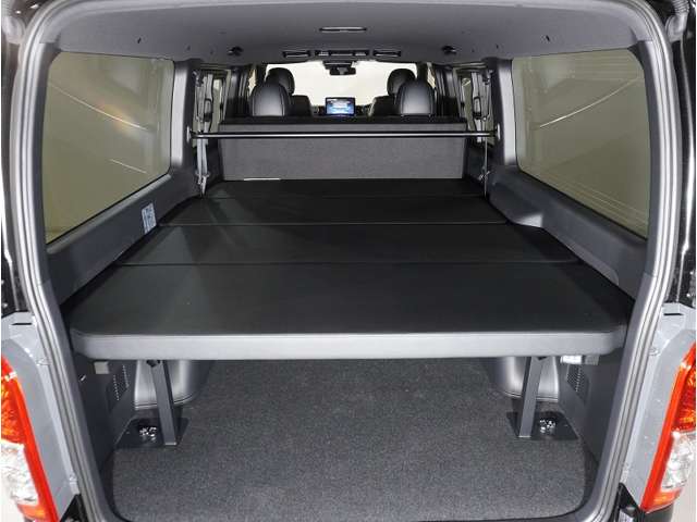 Toyota Hiace Van 6