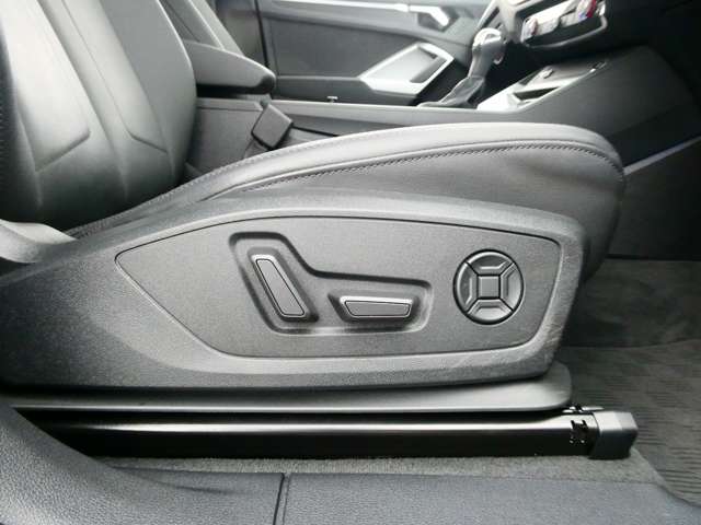 Audi Q3 11