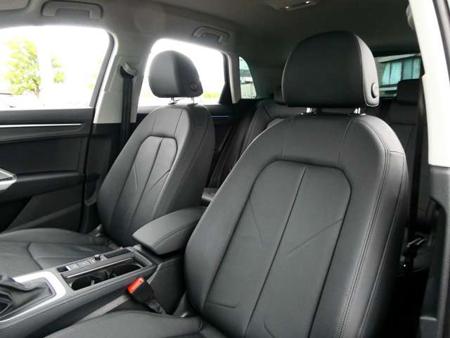 Audi Q3 12