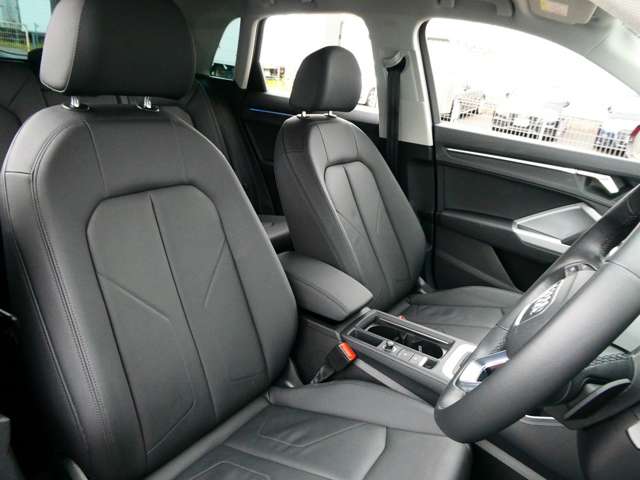Audi Q3 10