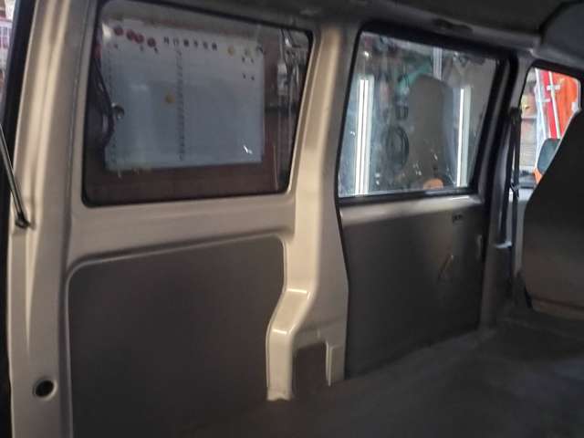 Mitsubishi Minicab Van 10