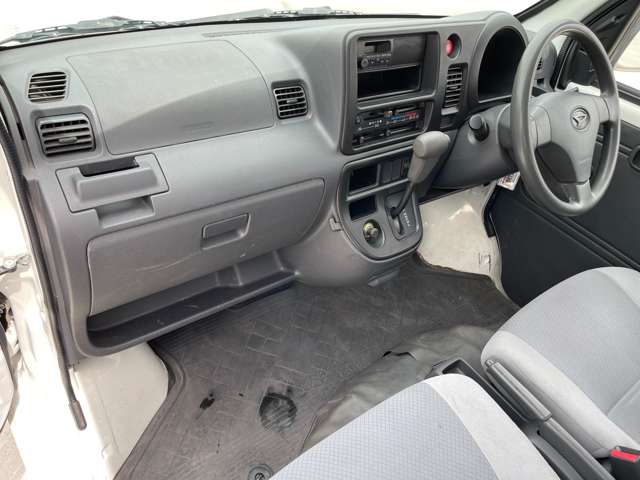 Daihatsu Hijet Deck Van 12