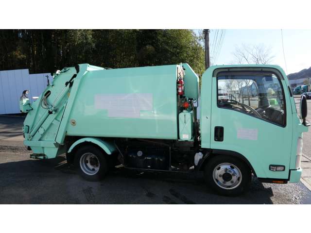 Isuzu Elf 4