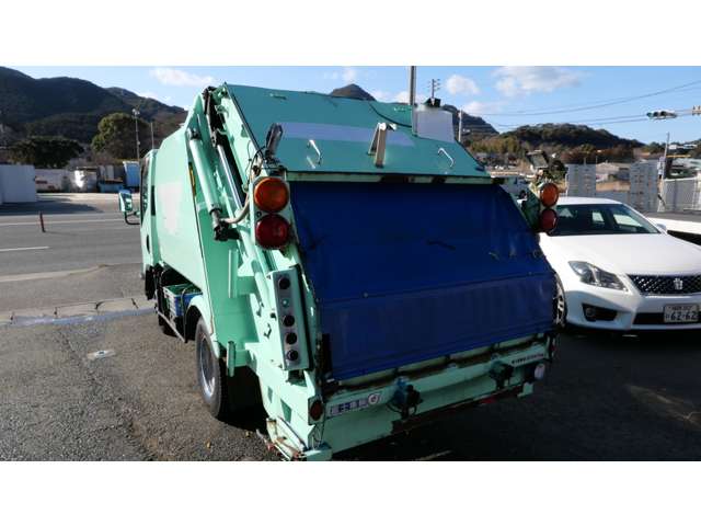 Isuzu Elf 8