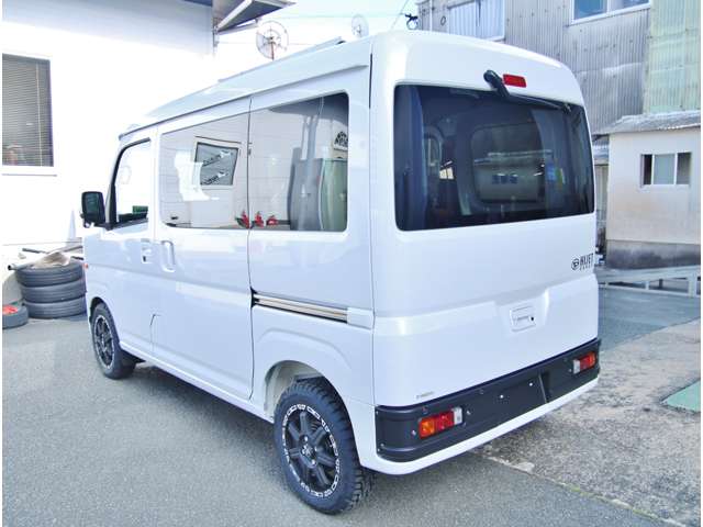 Daihatsu Hijet Cargo 10