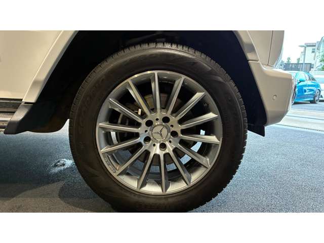 Mercedes-Benz G-Class 9